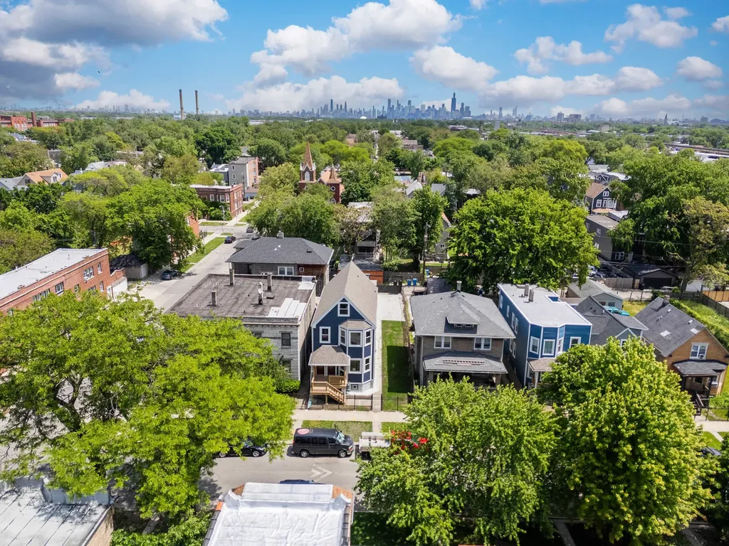 441 North Leclaire Avenue Chicago IL 60644
