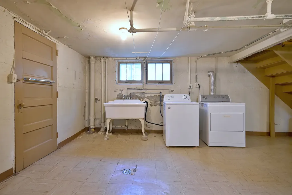6840 North Olcott Avenue Chicago IL 60631