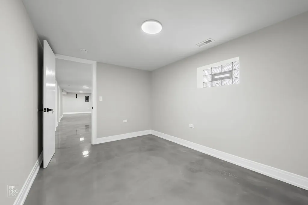 6554 South Laflin Street Chicago IL 60636