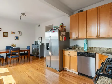 39 North Paulina Avenue Chicago IL 60607