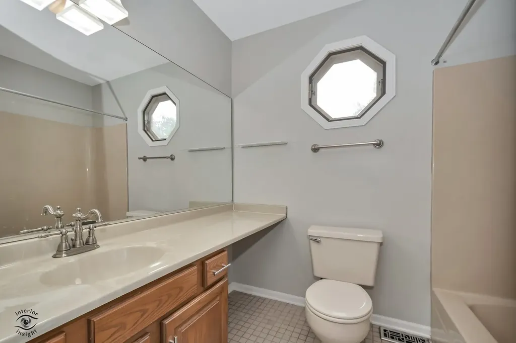 8348 Adbeth Avenue Woodridge IL 60517