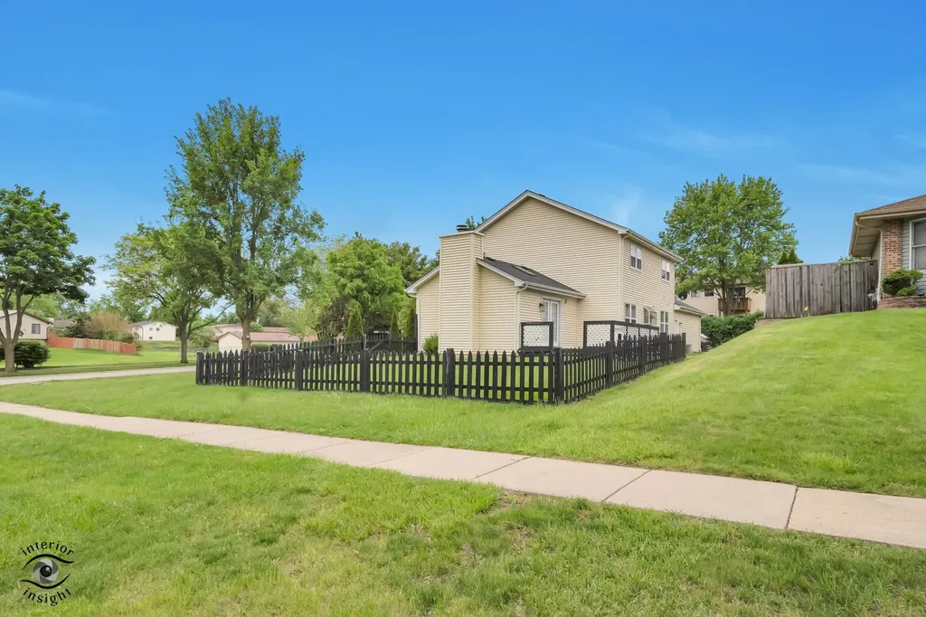 8348 Adbeth Avenue Woodridge IL 60517