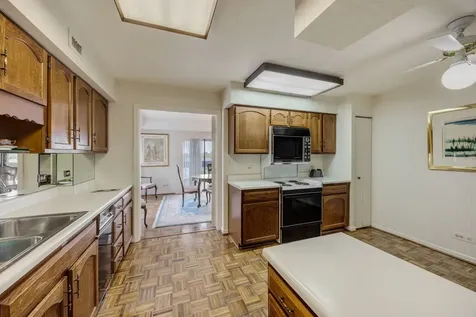 1671 Mission Hills Road Northbrook IL 60062