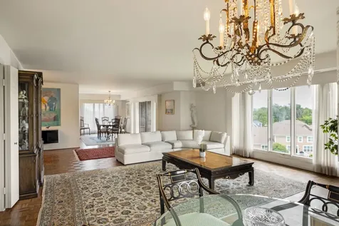 1671 Mission Hills Road Northbrook IL 60062