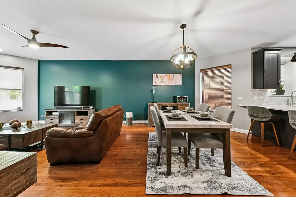 4032 South Calumet Street Chicago IL 60653