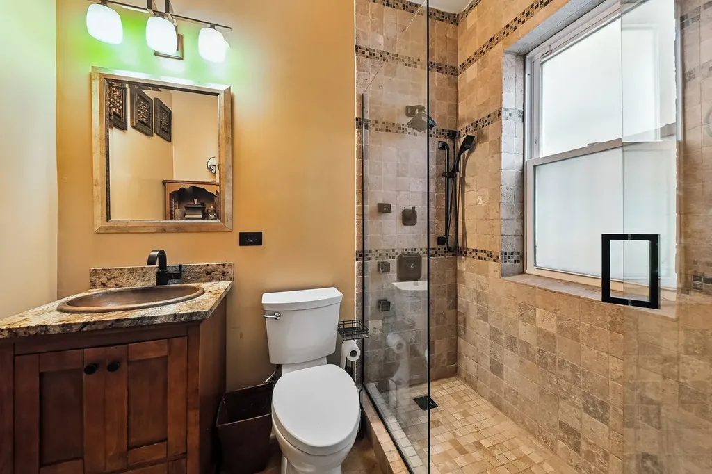 4032 South Calumet Street Chicago IL 60653