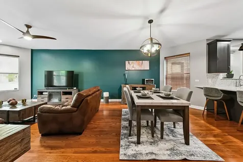 4032 South Calumet Street Chicago IL 60653