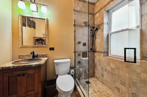 4032 South Calumet Street Chicago IL 60653