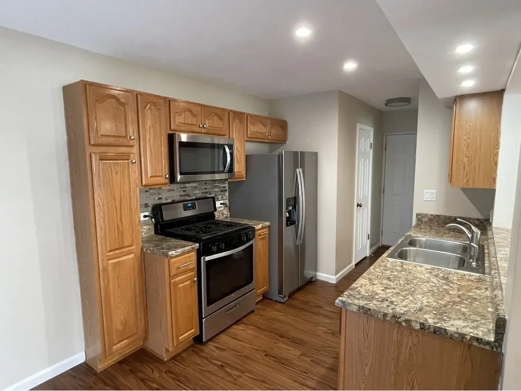 228 North Waterford Drive Schaumburg IL 60194