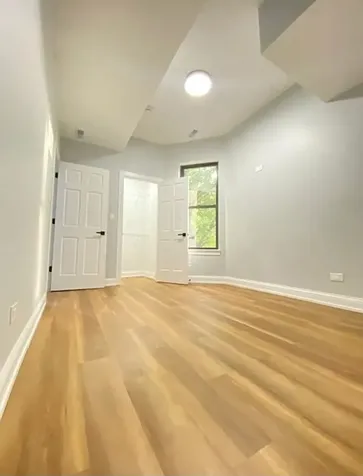 1305 East 69th Street Chicago IL 60637