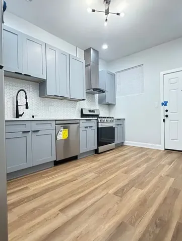 1305 East 69th Street Chicago IL 60637