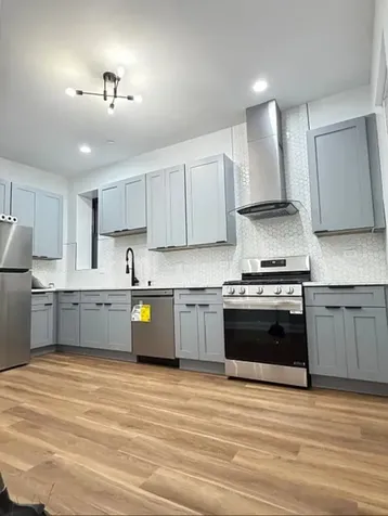 1305 East 69th Street Chicago IL 60637