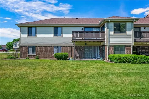 827 East Kings Row Palatine IL 60074