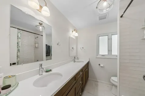 833 Juniper Lane Northbrook IL 60062