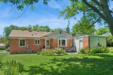 833 Juniper Lane Northbrook IL 60062