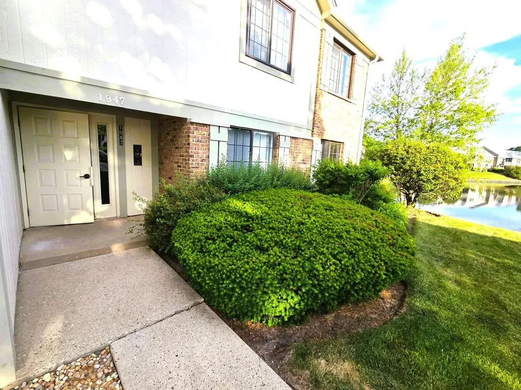 1947 North Brice Court Palatine IL 60074