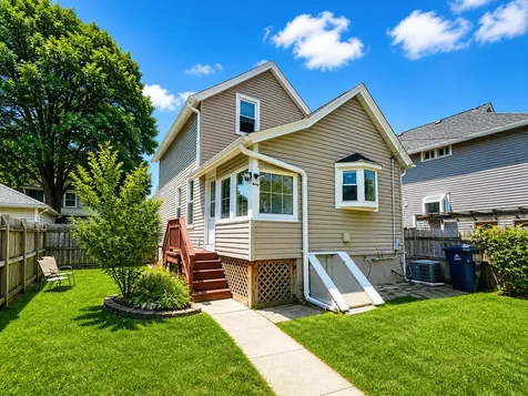 1747 South Cora Street Des Plaines IL 60018