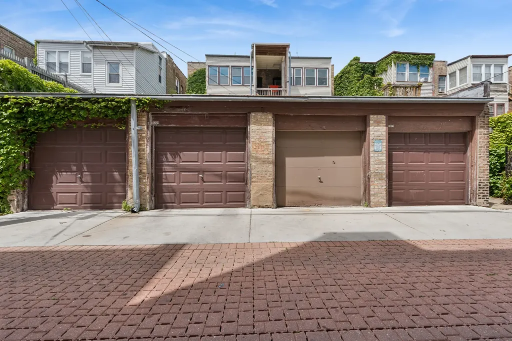 1229 West North Shore Avenue Chicago IL 60626