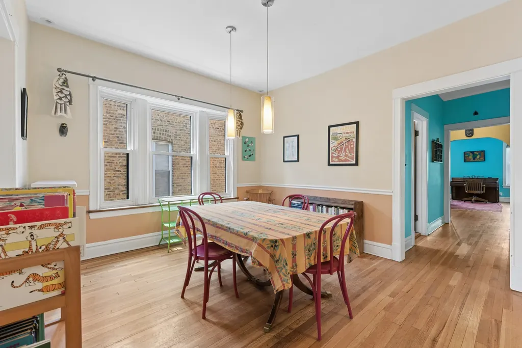 1229 West North Shore Avenue Chicago IL 60626