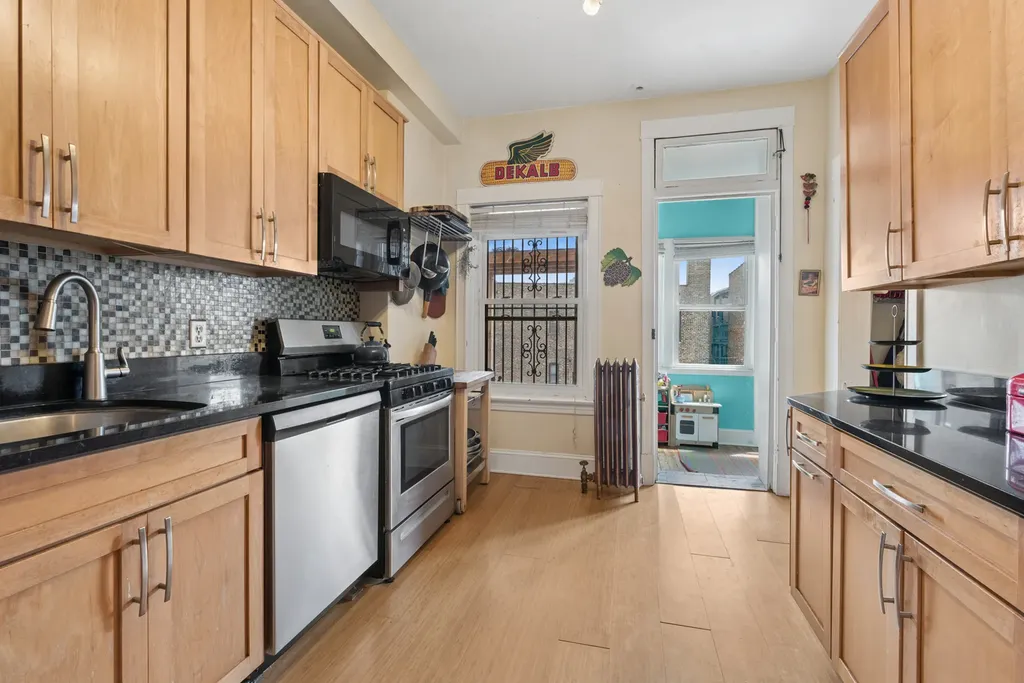 1229 West North Shore Avenue Chicago IL 60626
