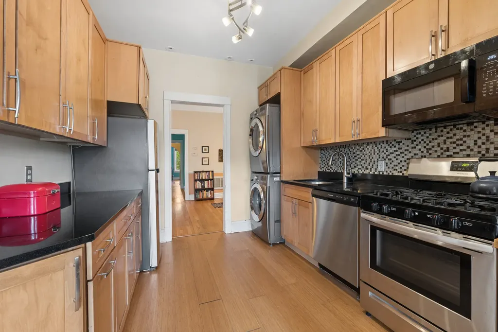 1229 West North Shore Avenue Chicago IL 60626