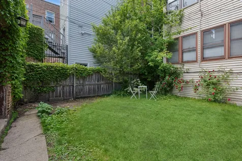 1229 West North Shore Avenue Chicago IL 60626