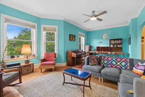 1229 West North Shore Avenue Chicago IL 60626