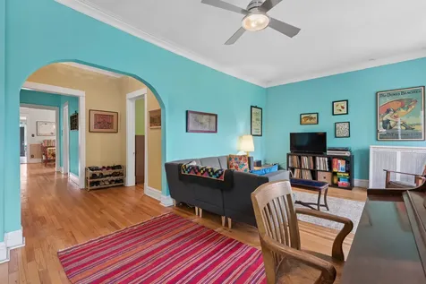 1229 West North Shore Avenue Chicago IL 60626