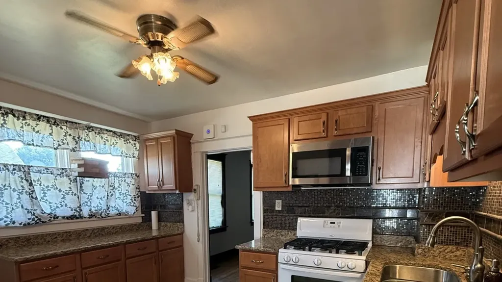 301 North May Street Aurora IL 60506
