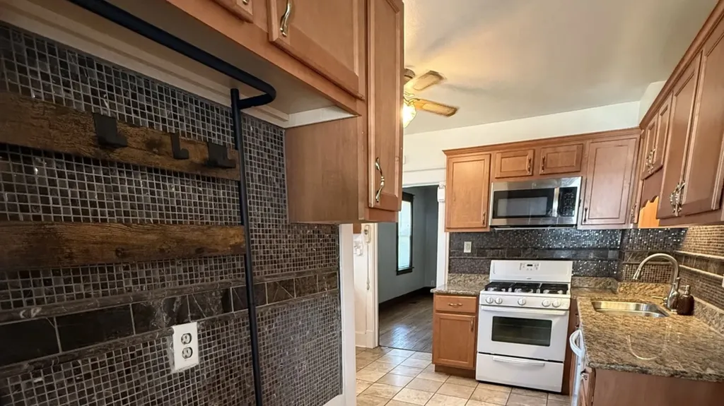 301 North May Street Aurora IL 60506