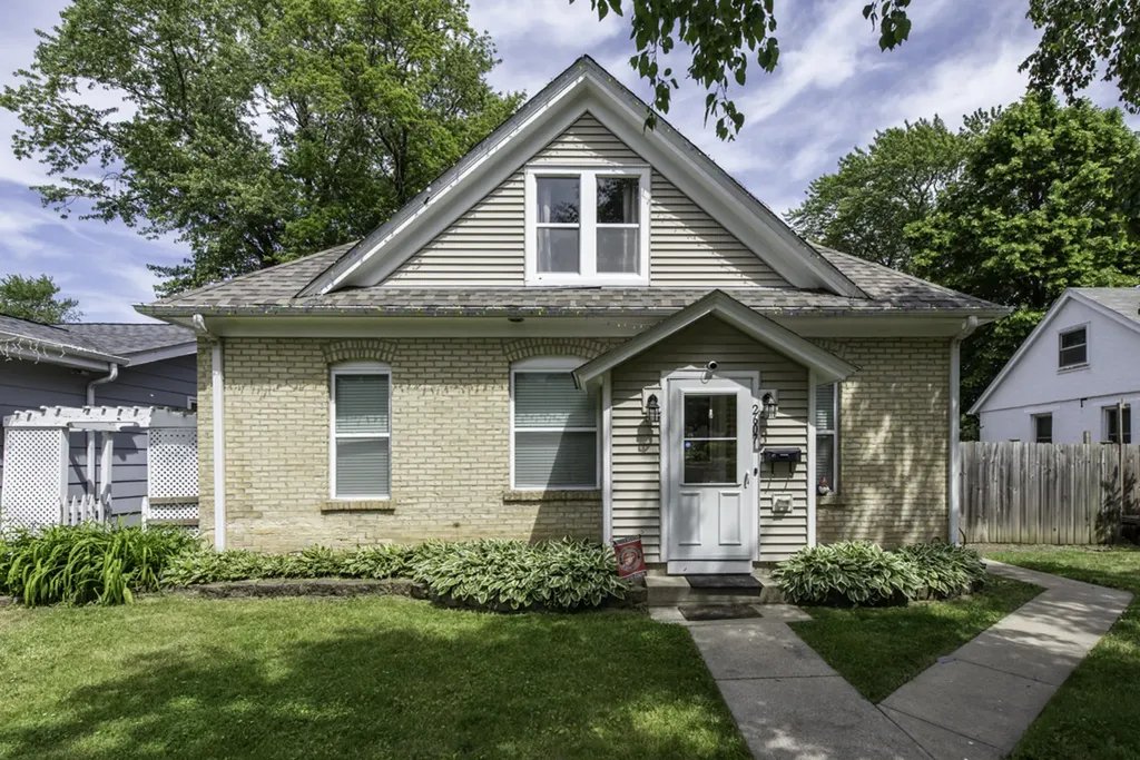 2607 Gideon Avenue Zion IL 60099