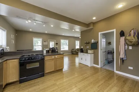 2607 Gideon Avenue Zion IL 60099