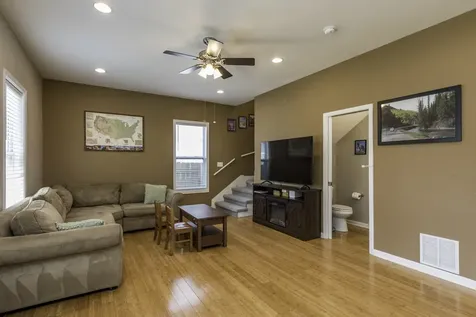2607 Gideon Avenue Zion IL 60099