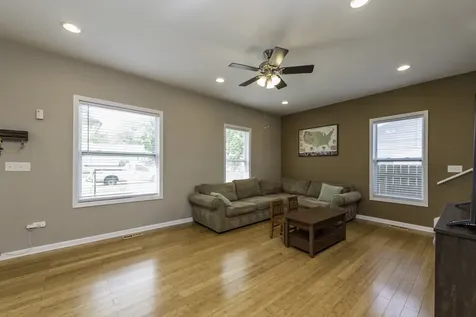2607 Gideon Avenue Zion IL 60099