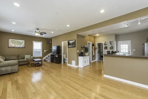 2607 Gideon Avenue Zion IL 60099