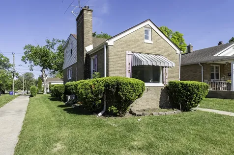903 South Mcalister Avenue Waukegan IL 60085