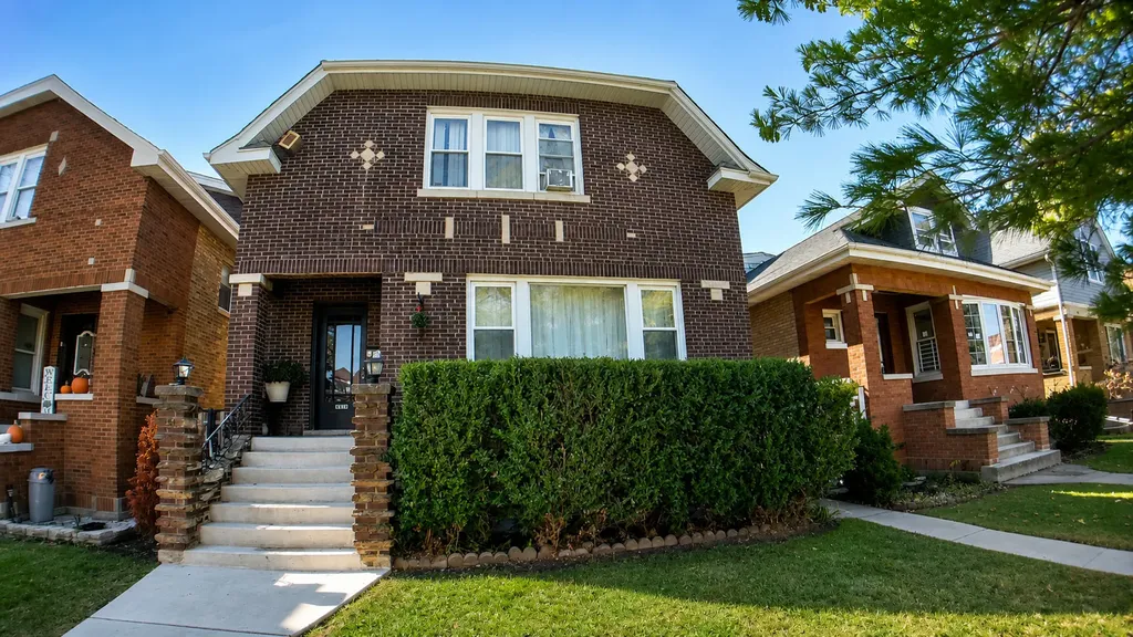 5433 West Melrose Street Chicago IL 60641