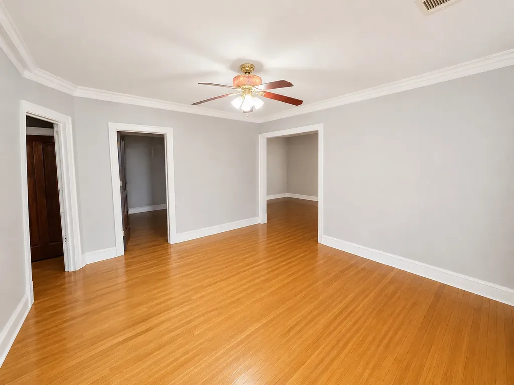 5433 West Melrose Street Chicago IL 60641