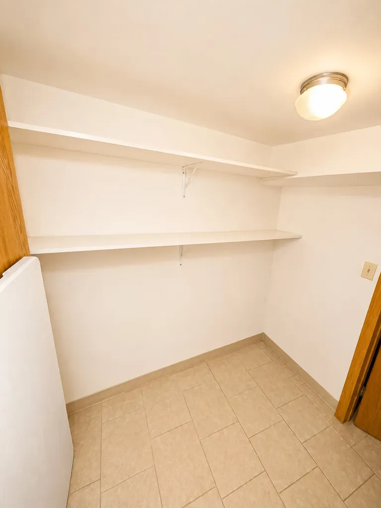 5433 West Melrose Street Chicago IL 60641