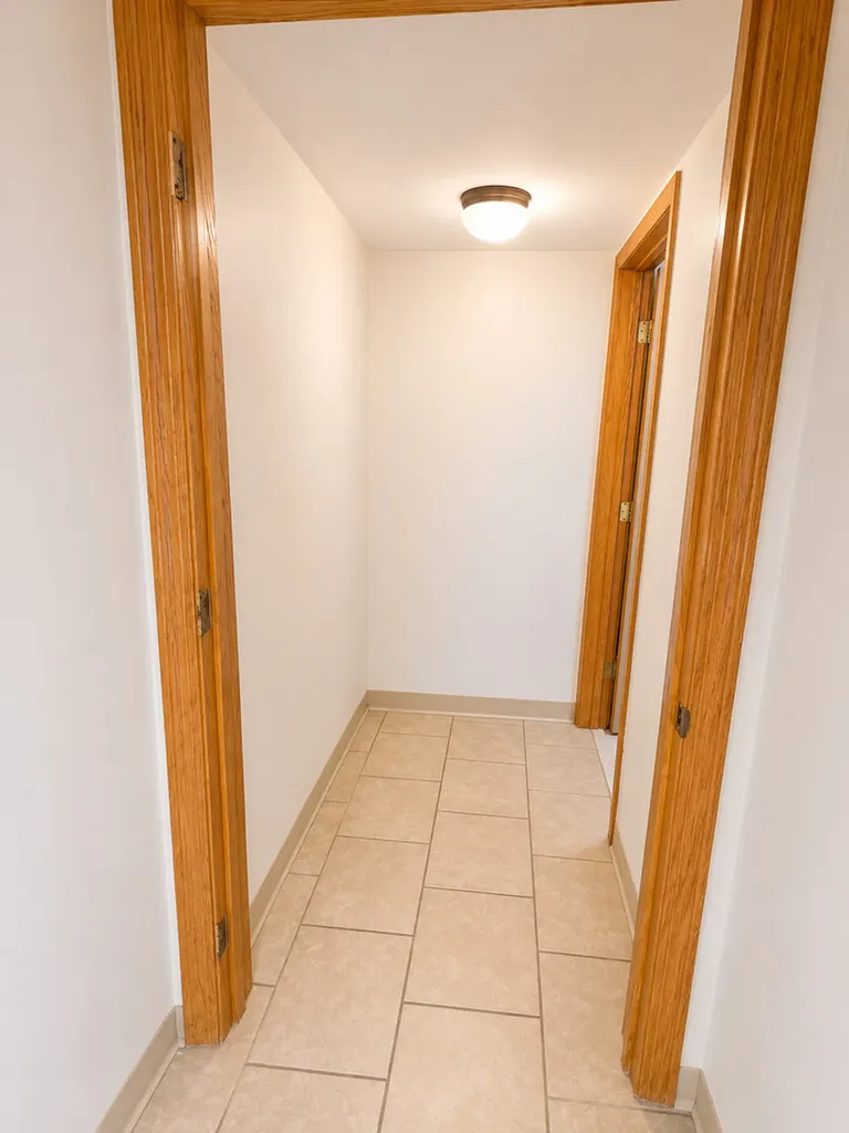 5433 West Melrose Street Chicago IL 60641