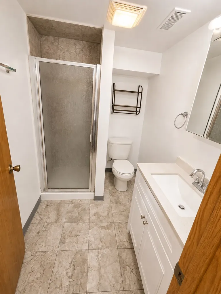 5433 West Melrose Street Chicago IL 60641