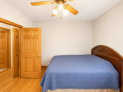 5433 West Melrose Street Chicago IL 60641