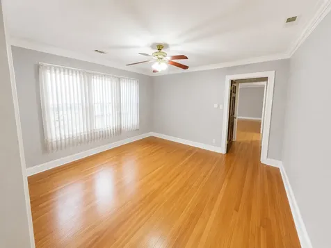 5433 West Melrose Street Chicago IL 60641