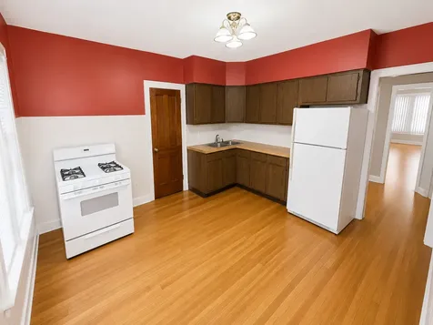 5433 West Melrose Street Chicago IL 60641