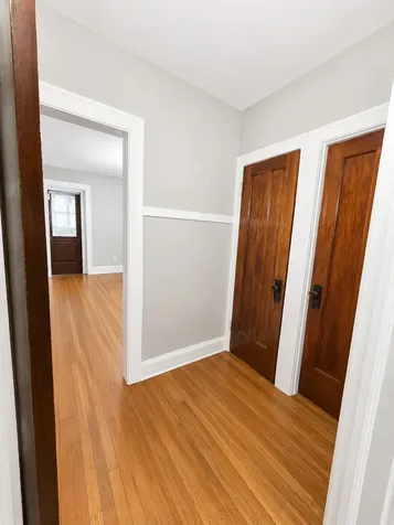 5433 West Melrose Street Chicago IL 60641