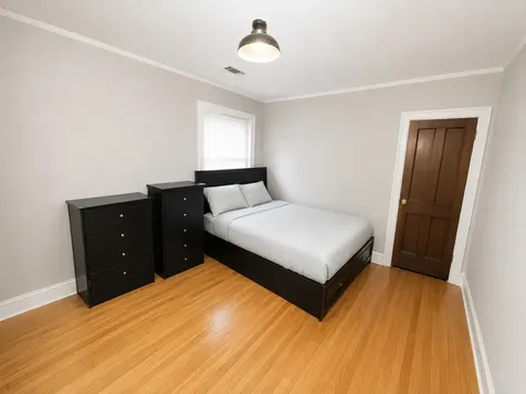 5433 West Melrose Street Chicago IL 60641