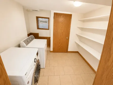 5433 West Melrose Street Chicago IL 60641