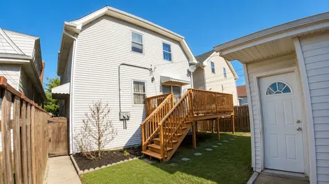 5433 West Melrose Street Chicago IL 60641