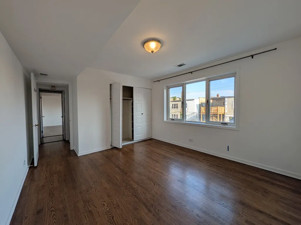 1057 West Pratt Boulevard Chicago IL 60626
