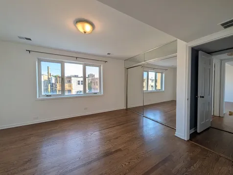 1057 West Pratt Boulevard Chicago IL 60626
